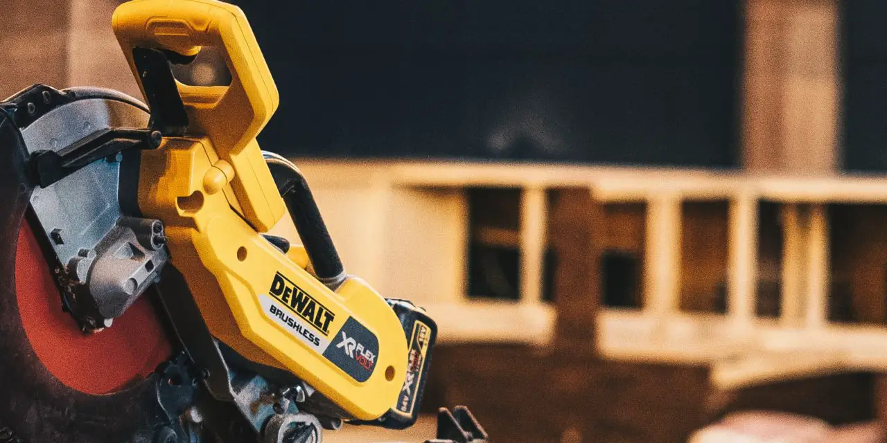 Where to Store Miter Gauge On Dewalt Table Saw