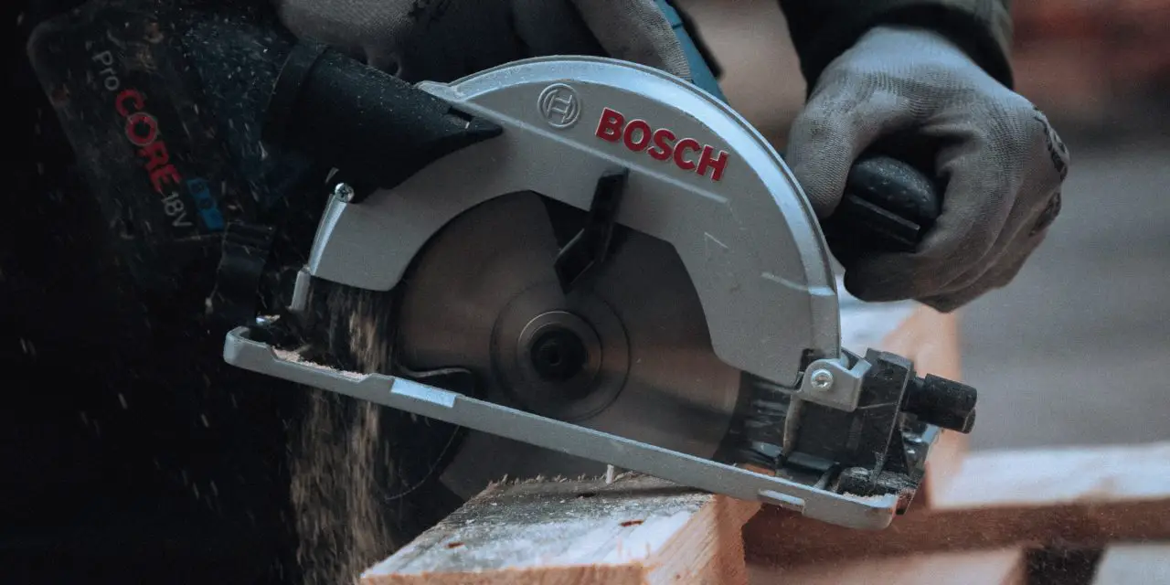 Are Circular Saws Right or Left Handed?